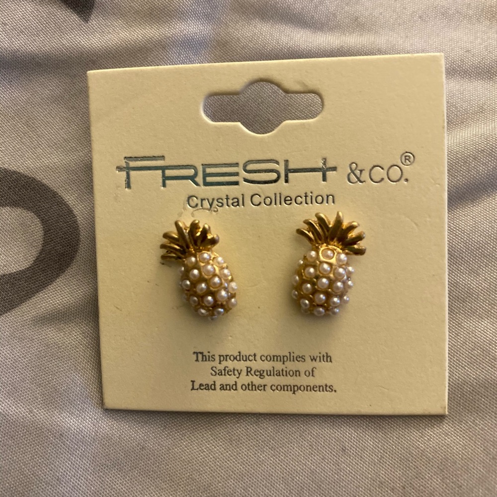 Pineapple studs